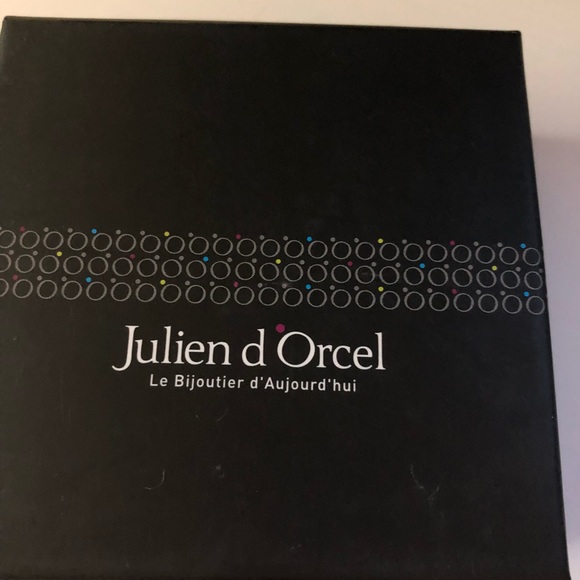 9 carat Solid Gold Earrings - Picture 2 of 2